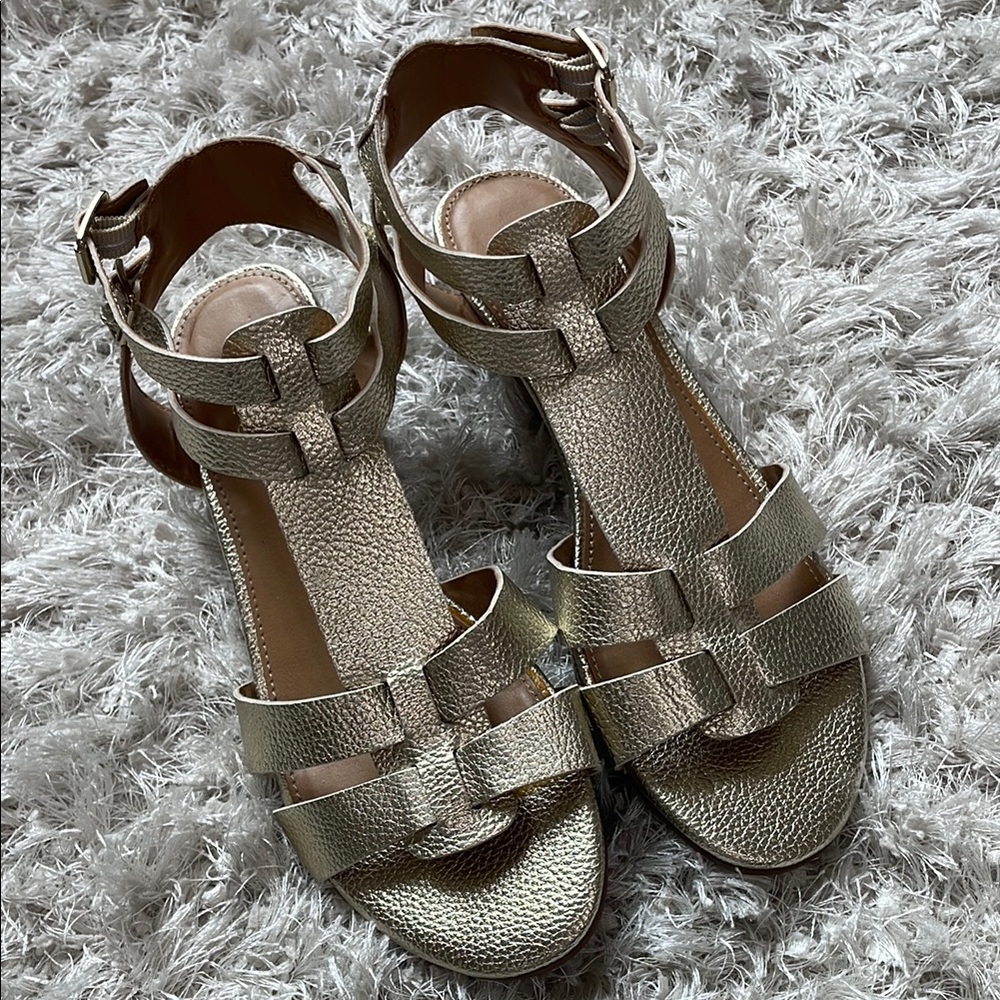 NWOT Gold Strappy Sandals Size 6